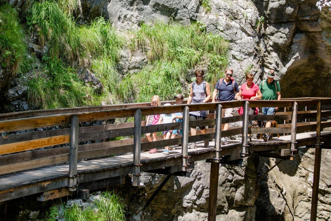 Schlosspark Grubhof - Mitterer Sankt Martin bei Lofer Buitenkant foto